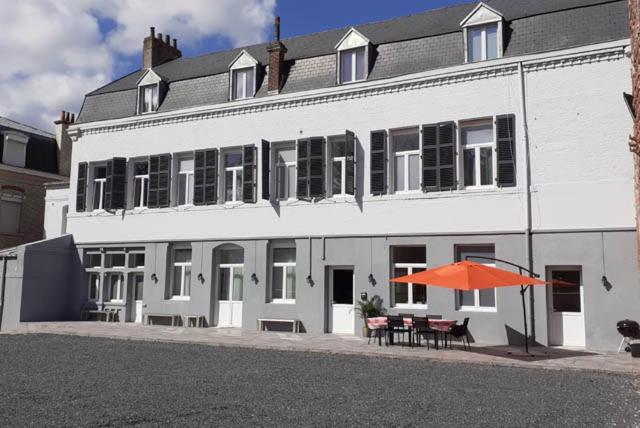 Le Cateau-Cambresis Les Appartements Fenelon מראה חיצוני תמונה