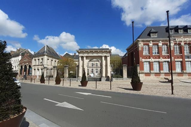 Le Cateau-Cambresis Les Appartements Fenelon מראה חיצוני תמונה