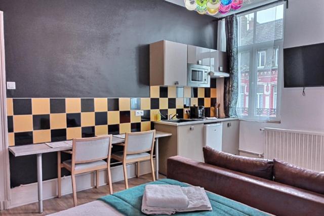 Le Cateau-Cambresis Les Appartements Fenelon מראה חיצוני תמונה