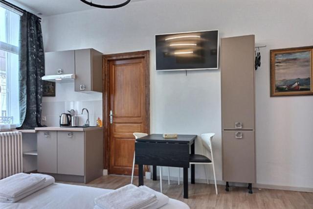 Le Cateau-Cambresis Les Appartements Fenelon מראה חיצוני תמונה